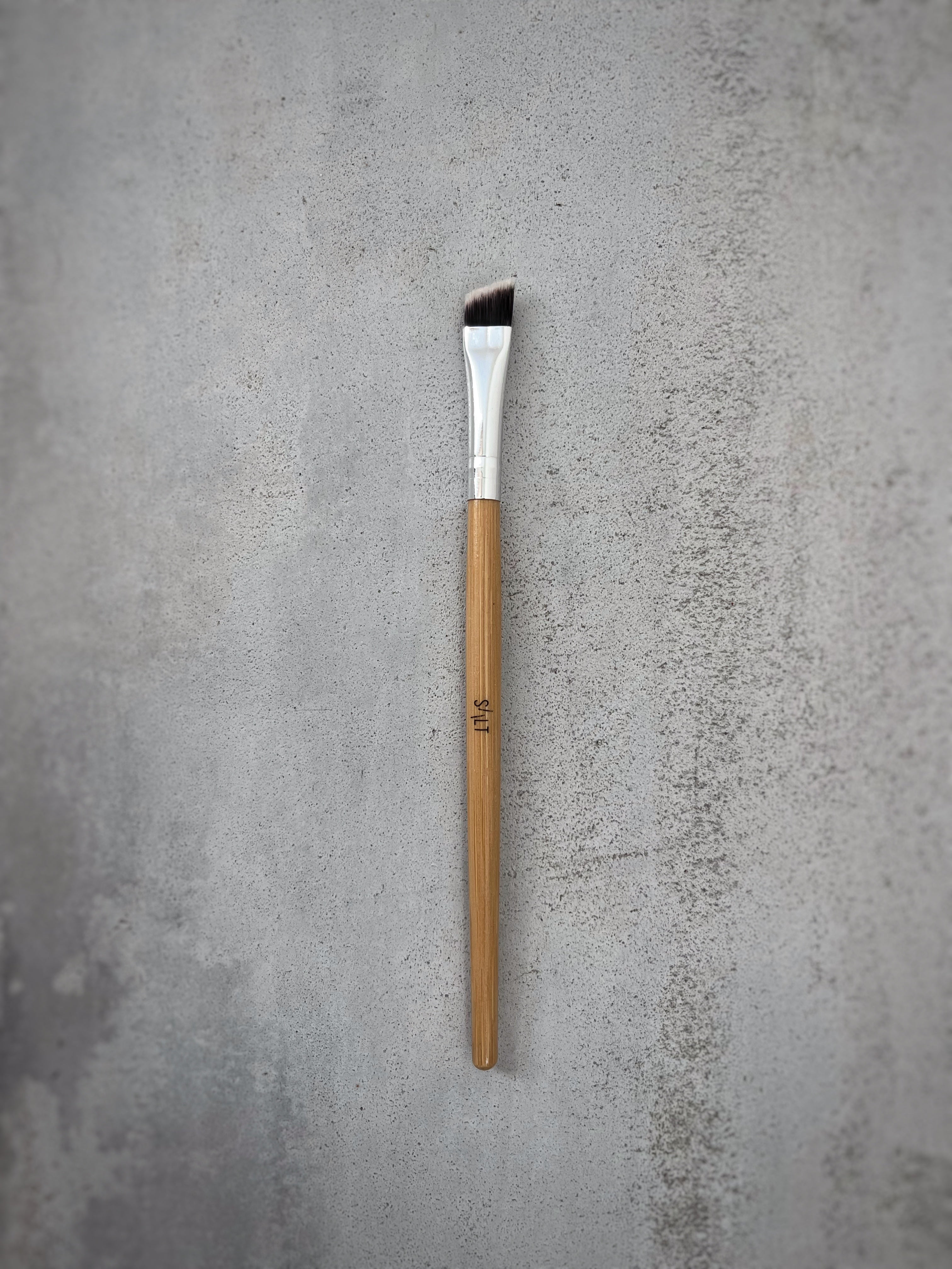 Salt Atelier Angled eyeliner/eyebrow Brush