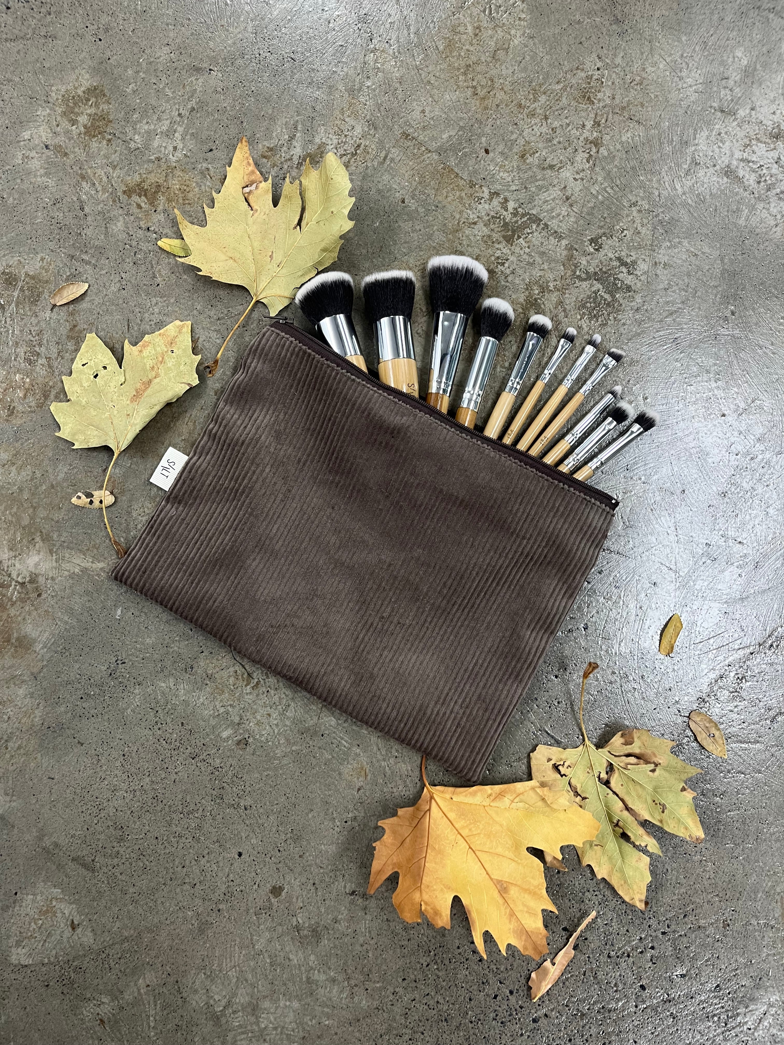 Grey Corduroy 11 Piece Brushset
