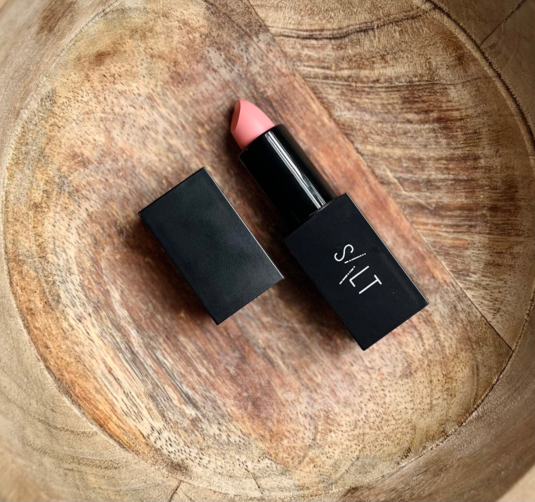 Hydrating Lipstick -Love(02)